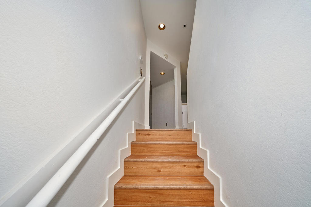 414 W Village Square N Property Photo 24
