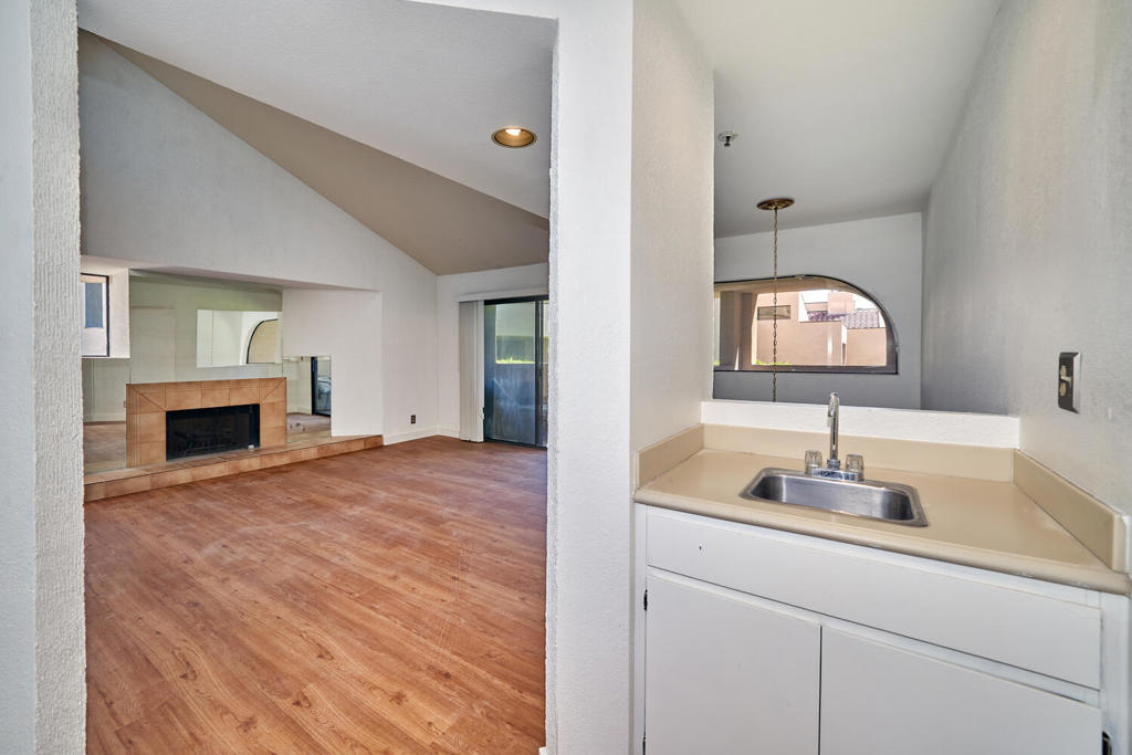 414 W Village Square N Property Photo 25