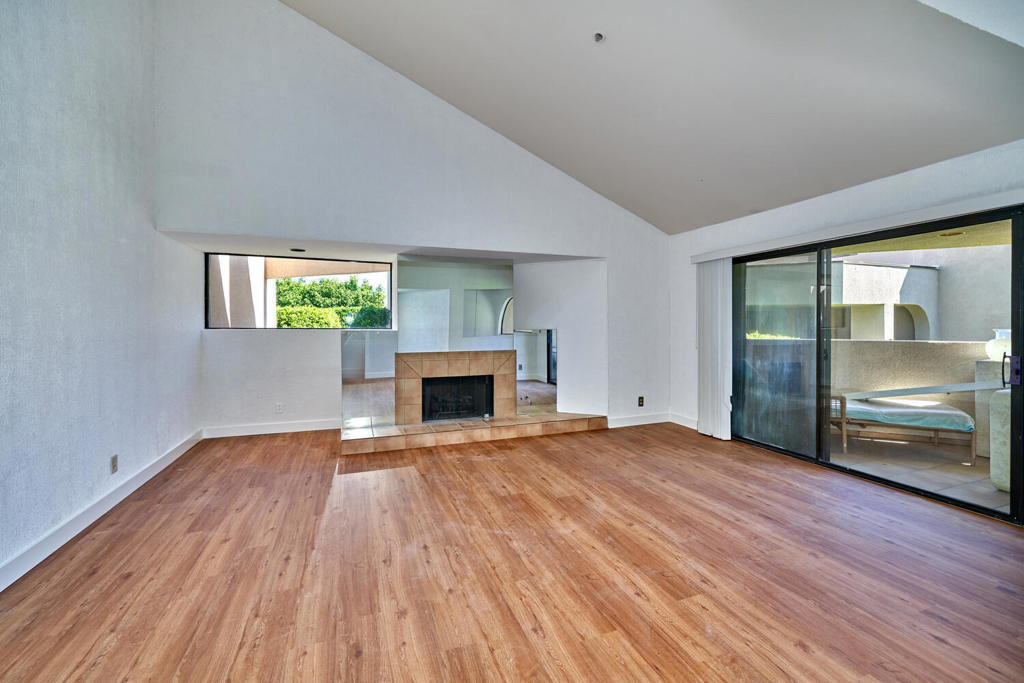 414 W Village Square N Property Photo 26
