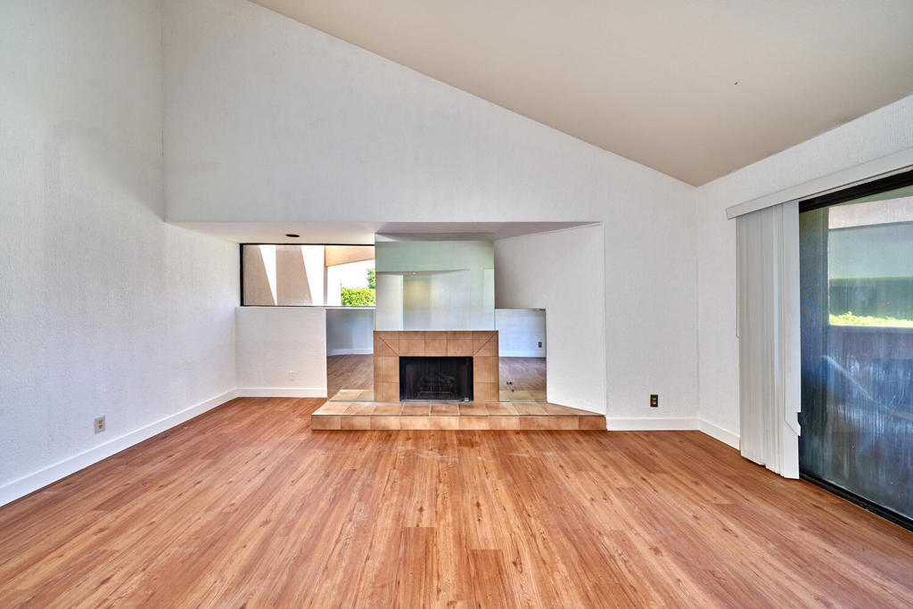 414 W Village Square N Property Photo 27