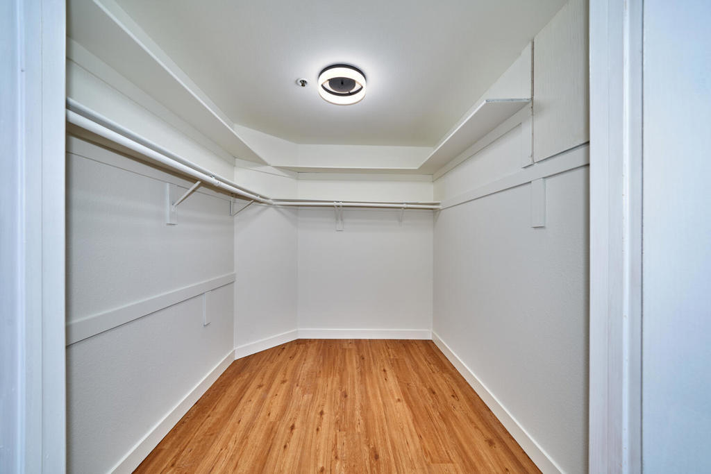 414 W Village Square N Property Photo 35