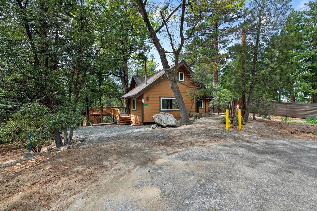 52230 Sylvan Way Property Photo 2