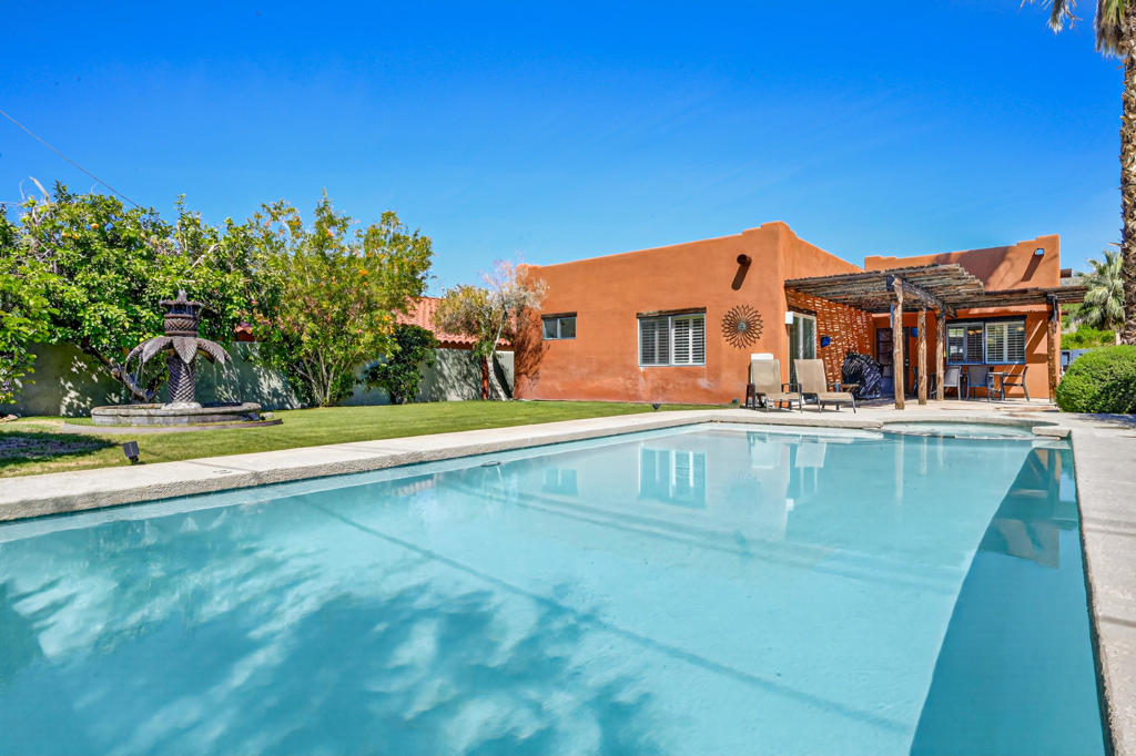 54695 Avenida Madero Property Photo 1