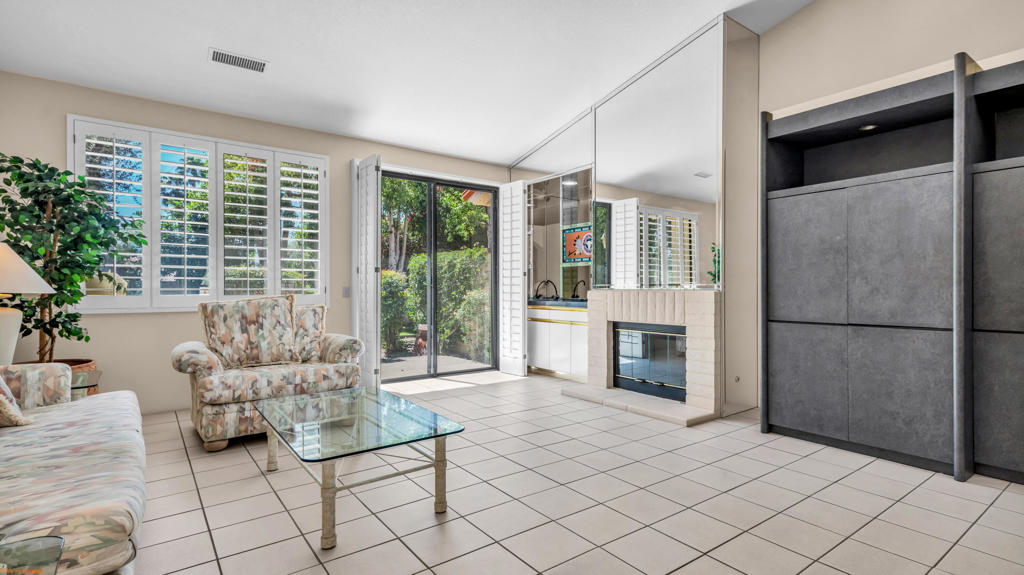106 Towle Circle Property Photo 3