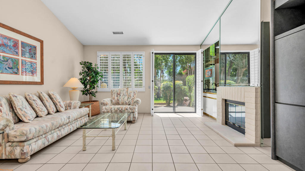 106 Towle Circle Property Photo 4