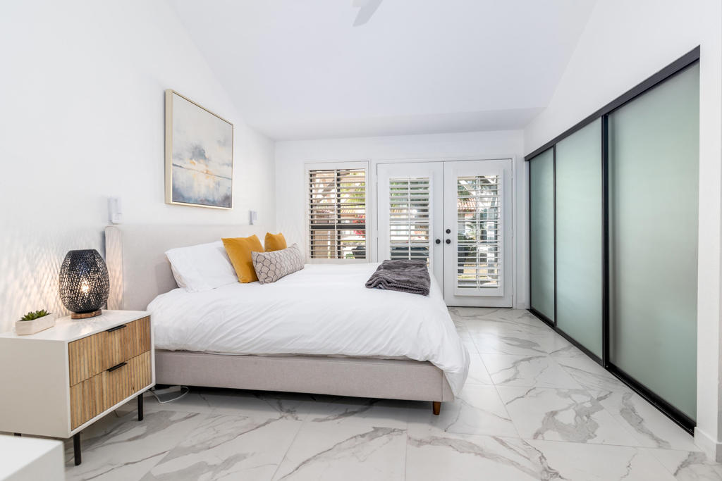 117 Trento Circle Property Photo 8