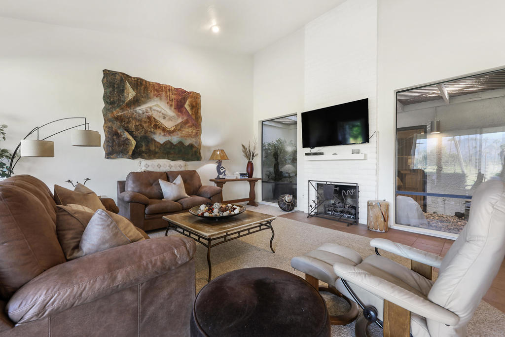 47 Juan Carlos Drive Property Photo 9