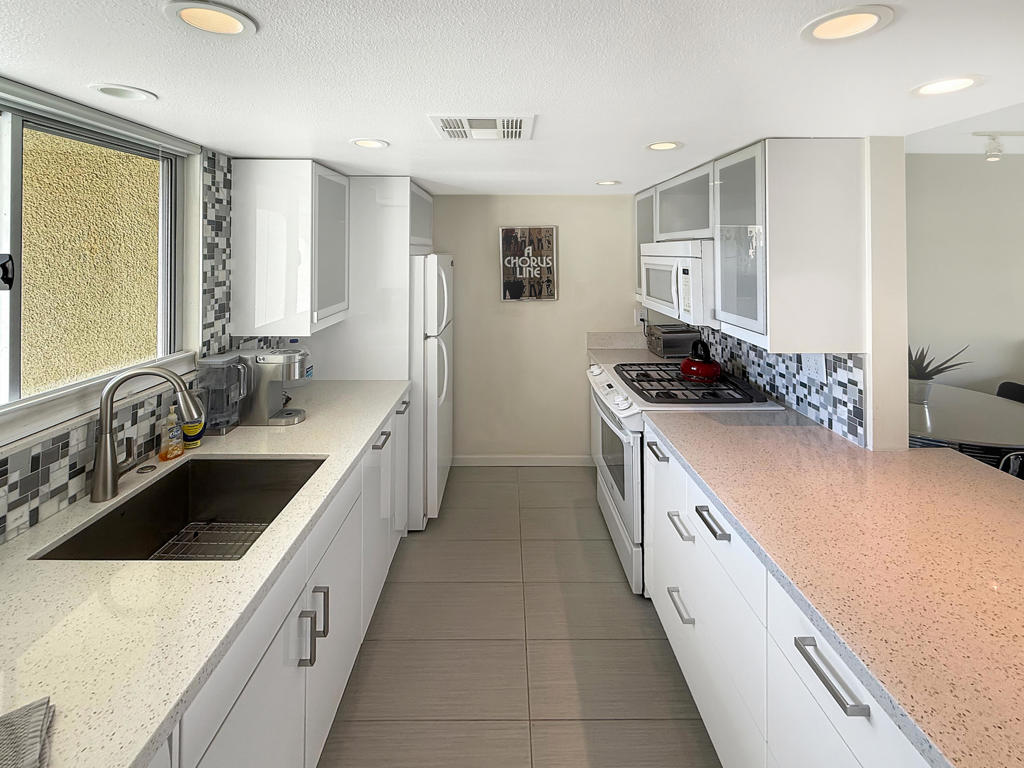 1881 S Araby Drive 16 Property Photo 4