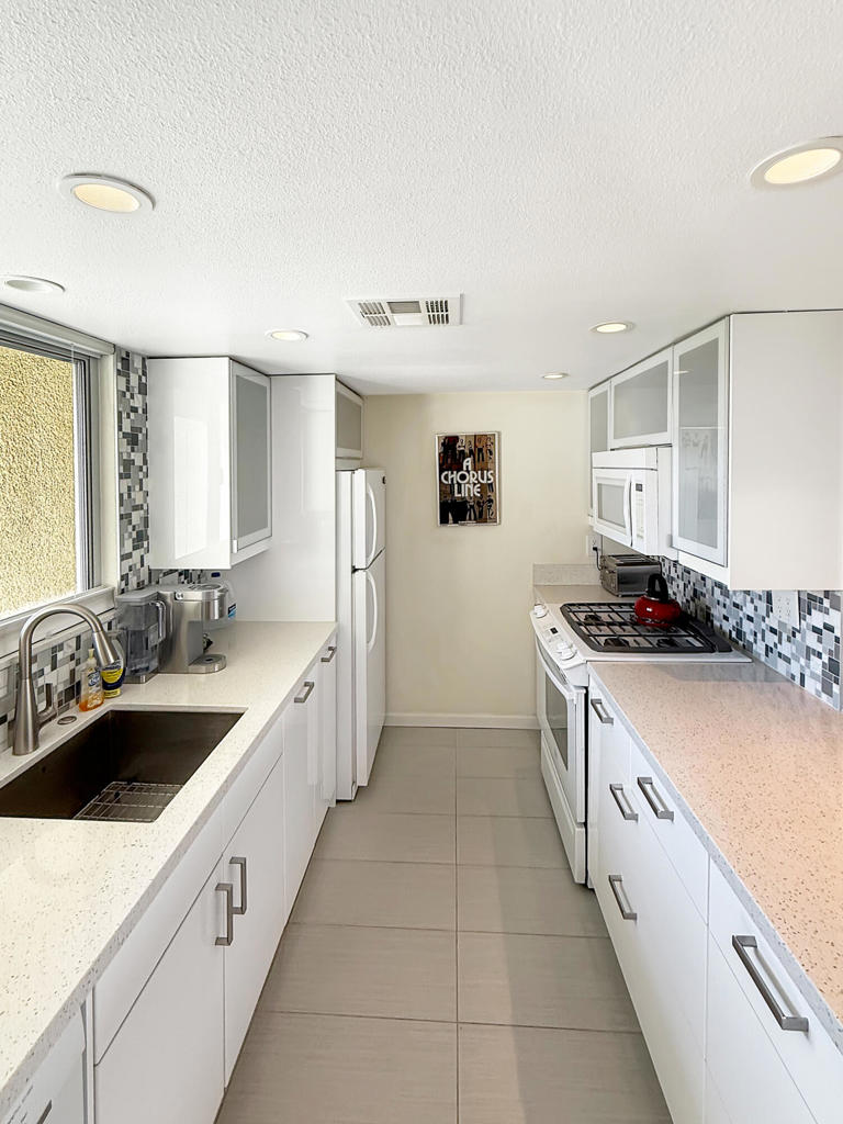 1881 S Araby Drive 16 Property Photo 5