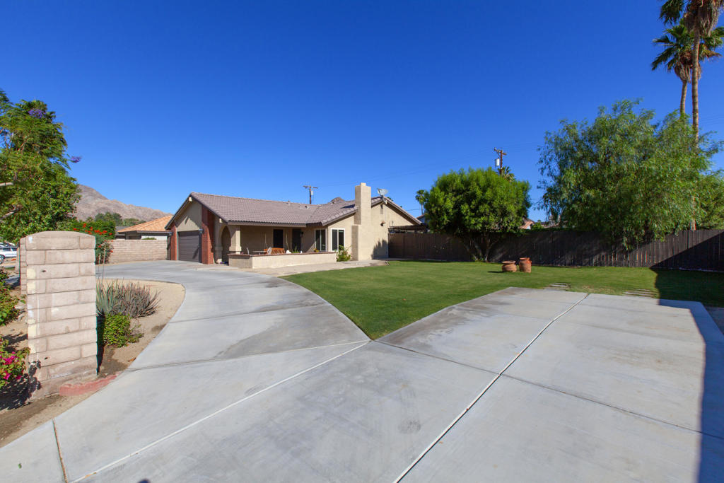 78620 Bottlebrush Drive Property Photo 3