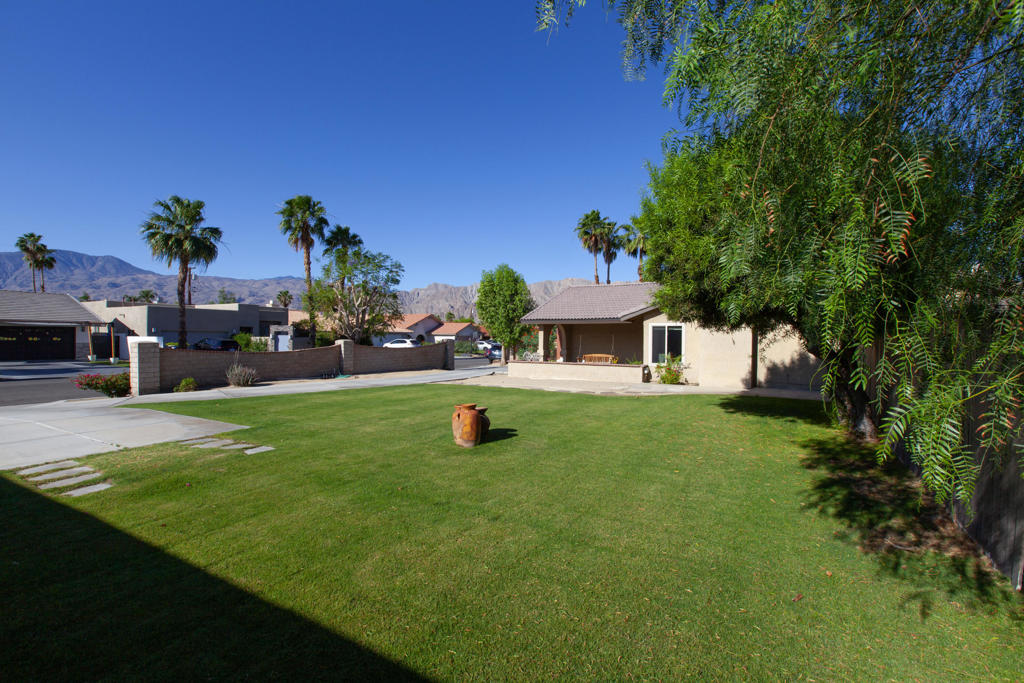78620 Bottlebrush Drive Property Photo 4
