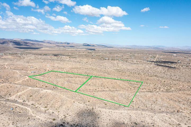 57352 Sunflower Drive Property Photo 5
