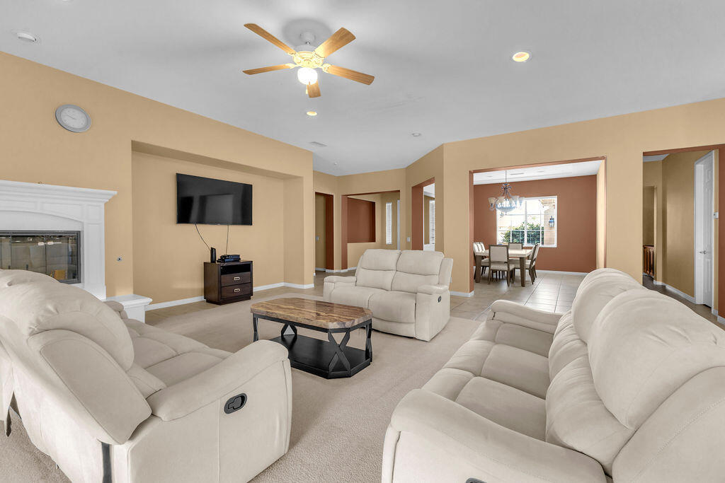 46109 Roadrunner Lane Property Photo 6