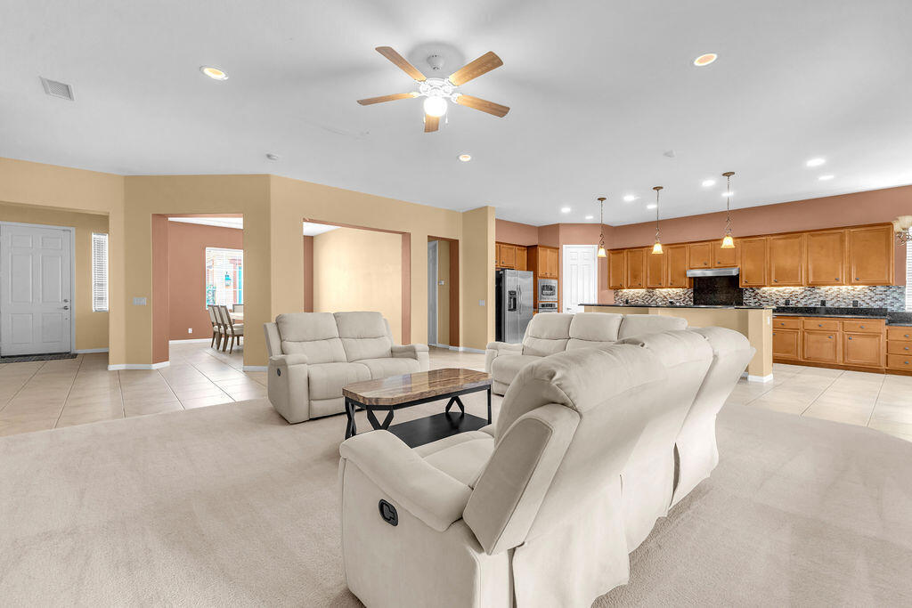46109 Roadrunner Lane Property Photo 8