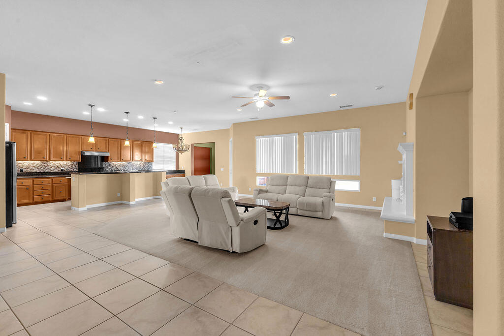 46109 Roadrunner Lane Property Photo 9