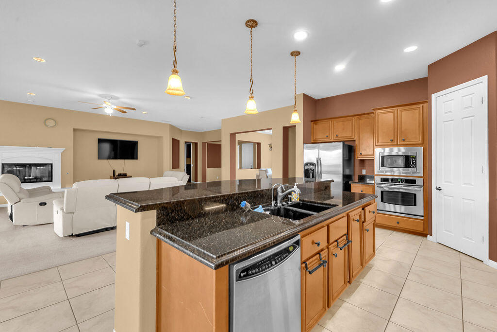 46109 Roadrunner Lane Property Photo 17