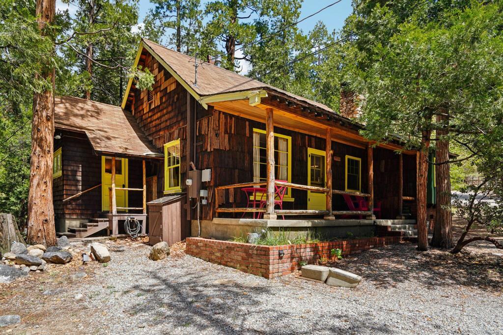55280 Circle Way Property Photo 1