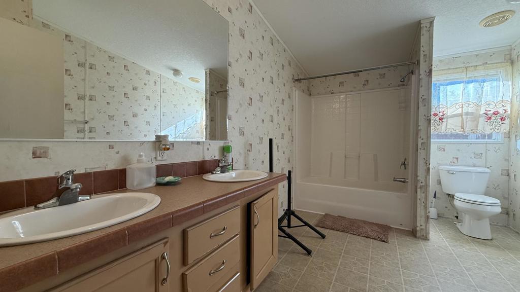 100331 Ebb Drive Property Photo 11