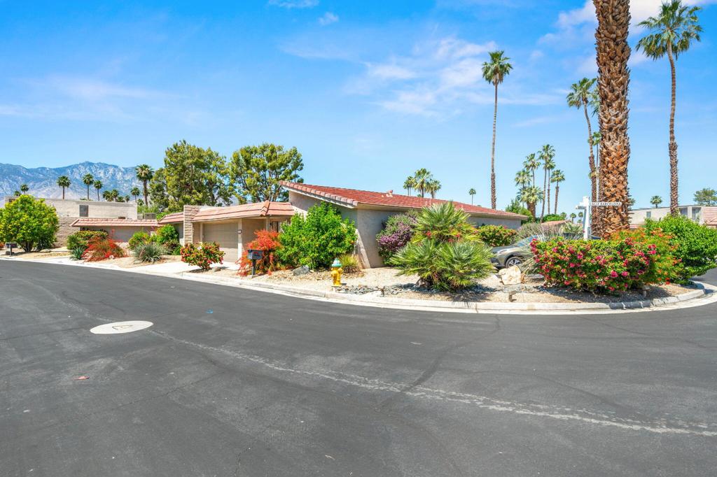 68390 Calle Barcelona Property Photo 2