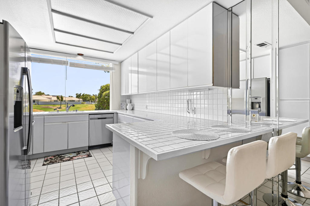 37 Colonial Drive Property Photo 8