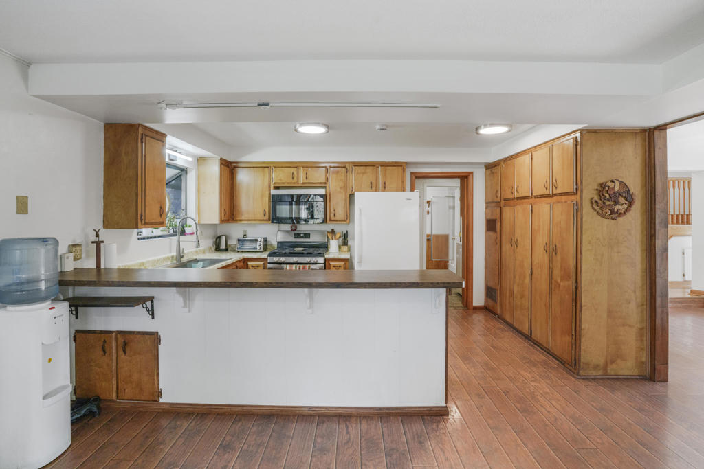1018 Feather Mountain Drive Property Photo 8