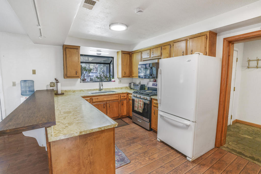 1018 Feather Mountain Drive Property Photo 10