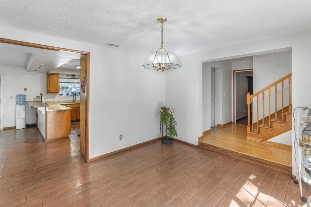 1018 Feather Mountain Drive Property Photo 15