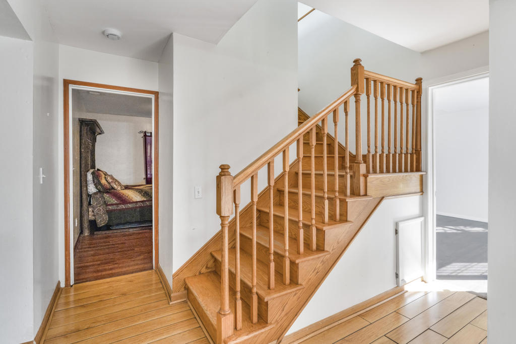 1018 Feather Mountain Drive Property Photo 16