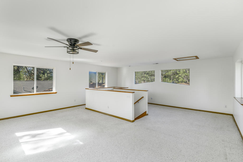 1018 Feather Mountain Drive Property Photo 17