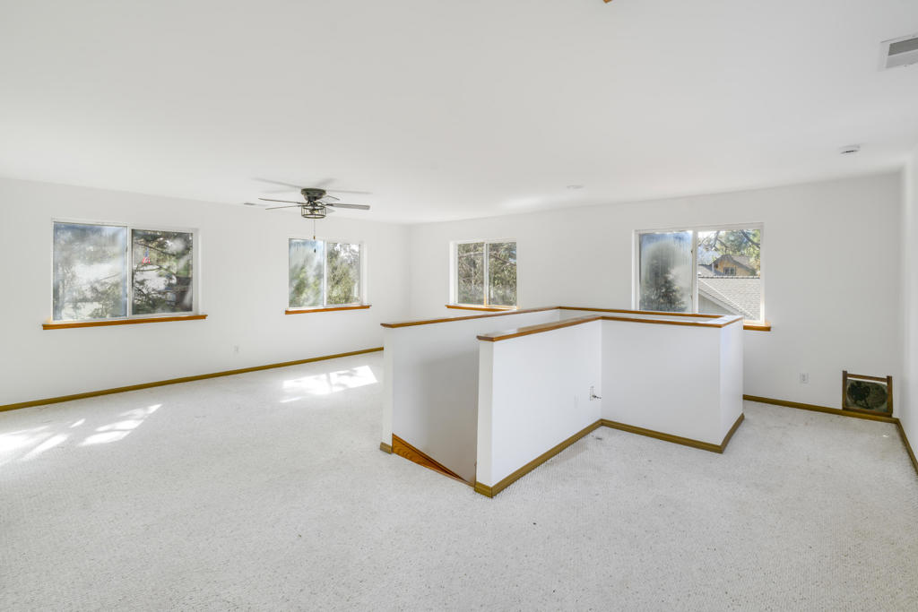 1018 Feather Mountain Drive Property Photo 18