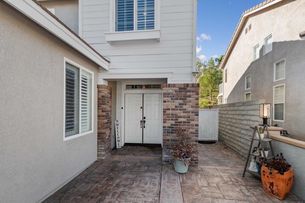 26089 Salinger Lane Property Photo 3