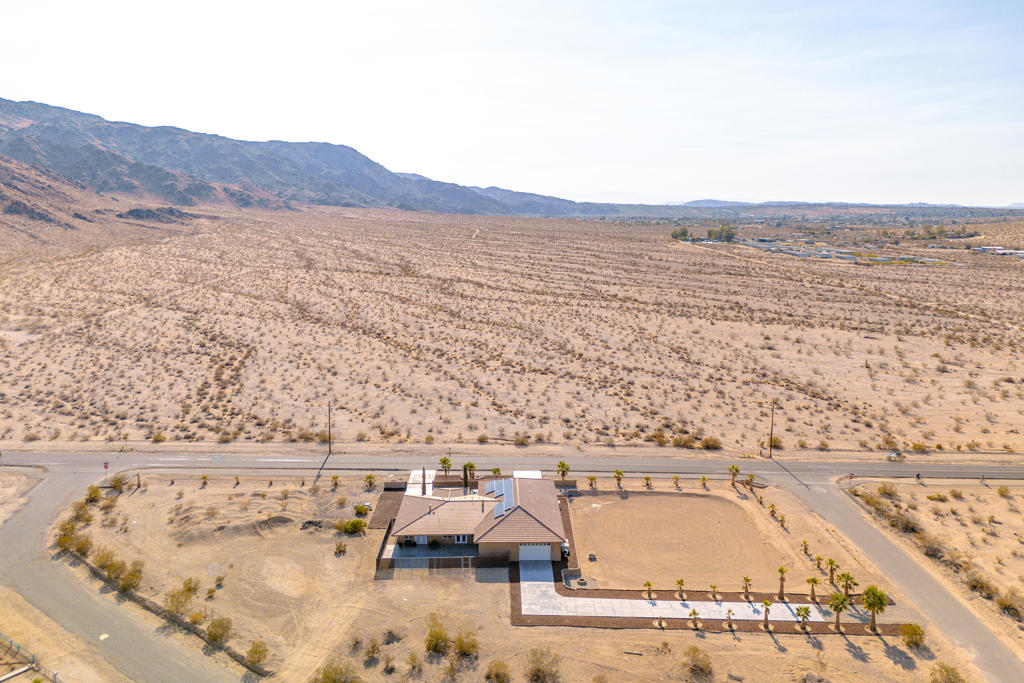7225 Adobe Road Property Photo 2