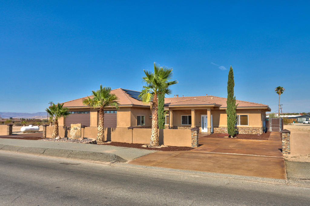 7225 Adobe Road Property Photo 6