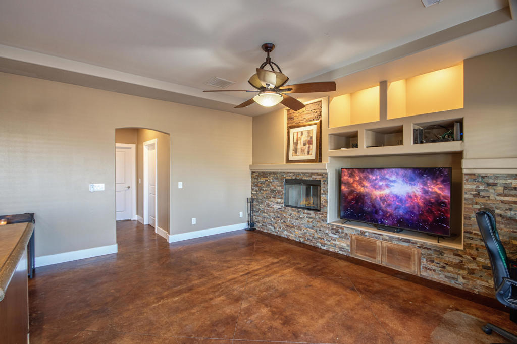 7225 Adobe Road Property Photo 9