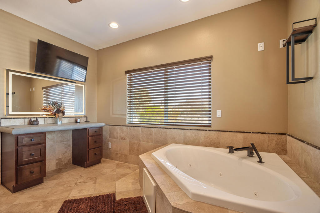 7225 Adobe Road Property Photo 27