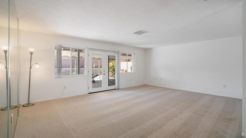 43255 Illinois Avenue Property Photo 19