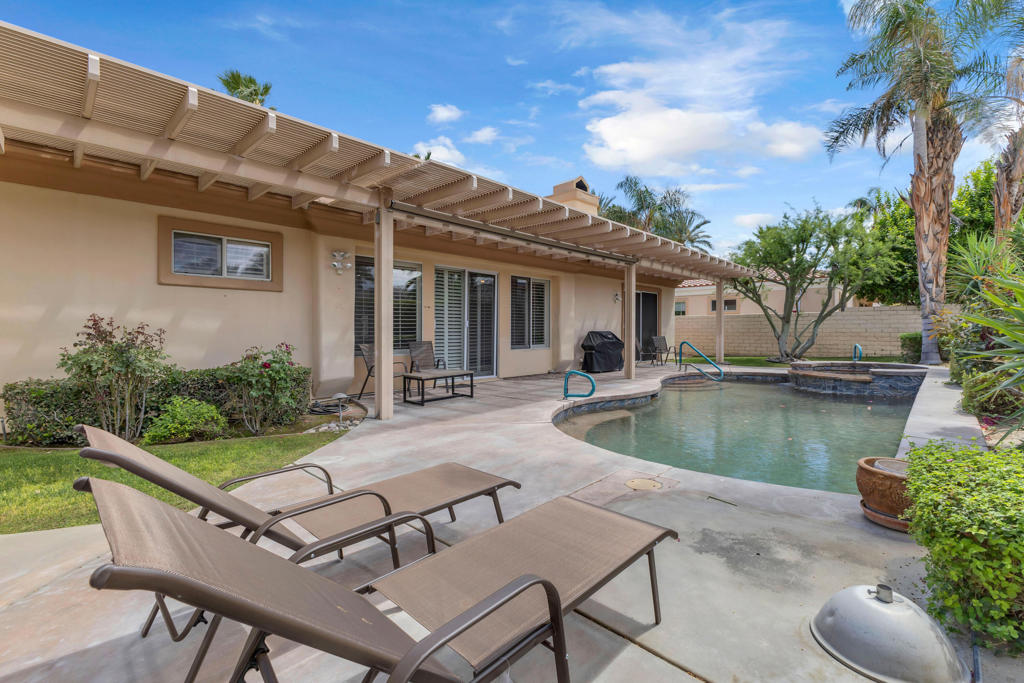 44397 Mesquite Drive Property Photo 4