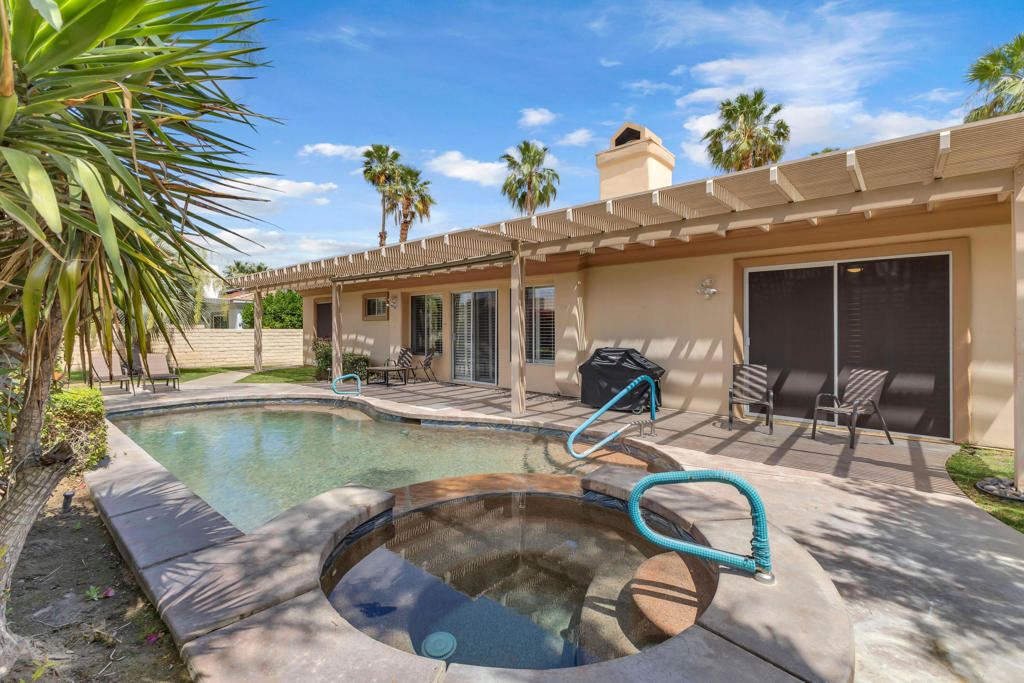 44397 Mesquite Drive Property Photo 8