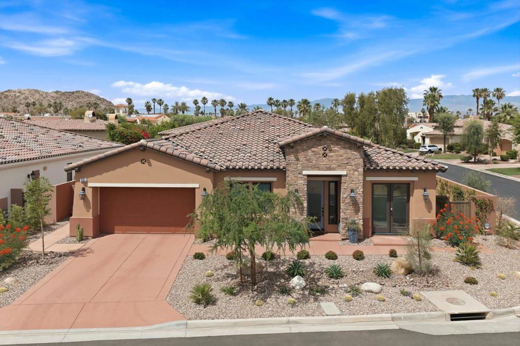 78420 Heritage Way Property Photo 2