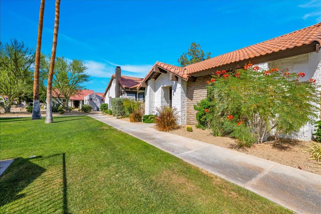 2389 E Miramonte Circle B Property Photo 4