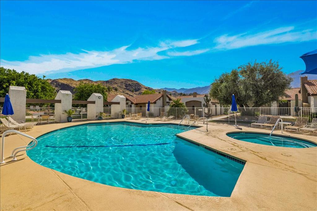 2389 E Miramonte Circle B Property Photo 32
