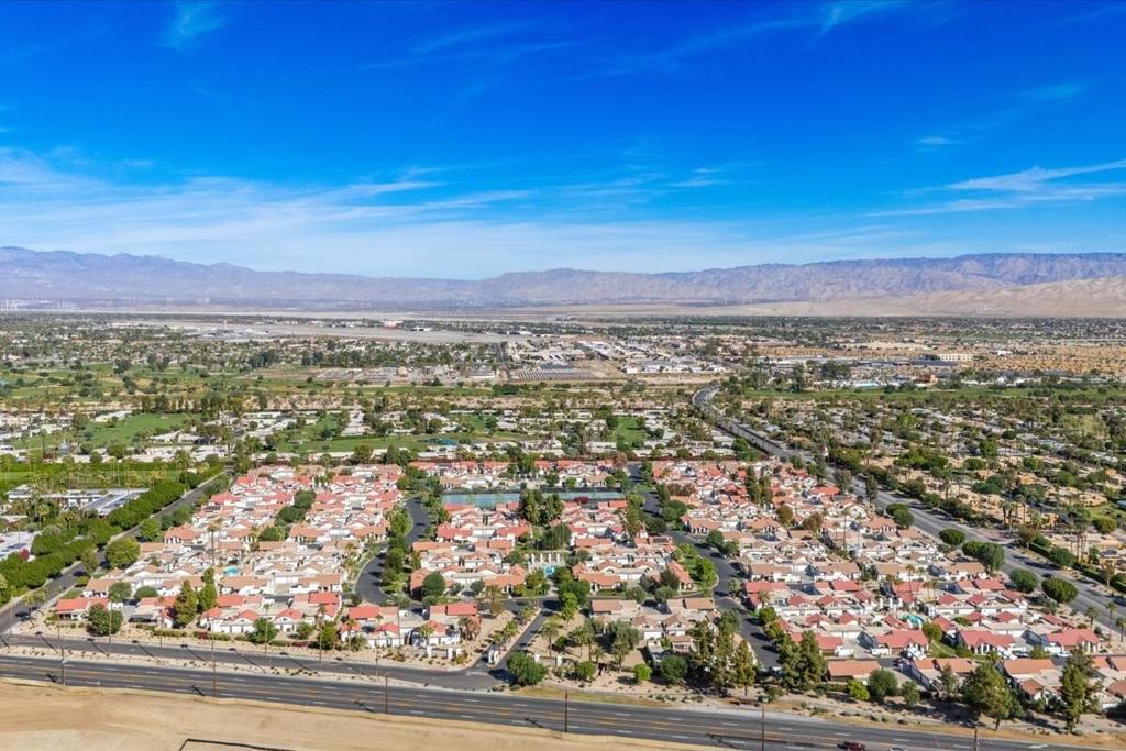 2389 E Miramonte Circle B Property Photo 45