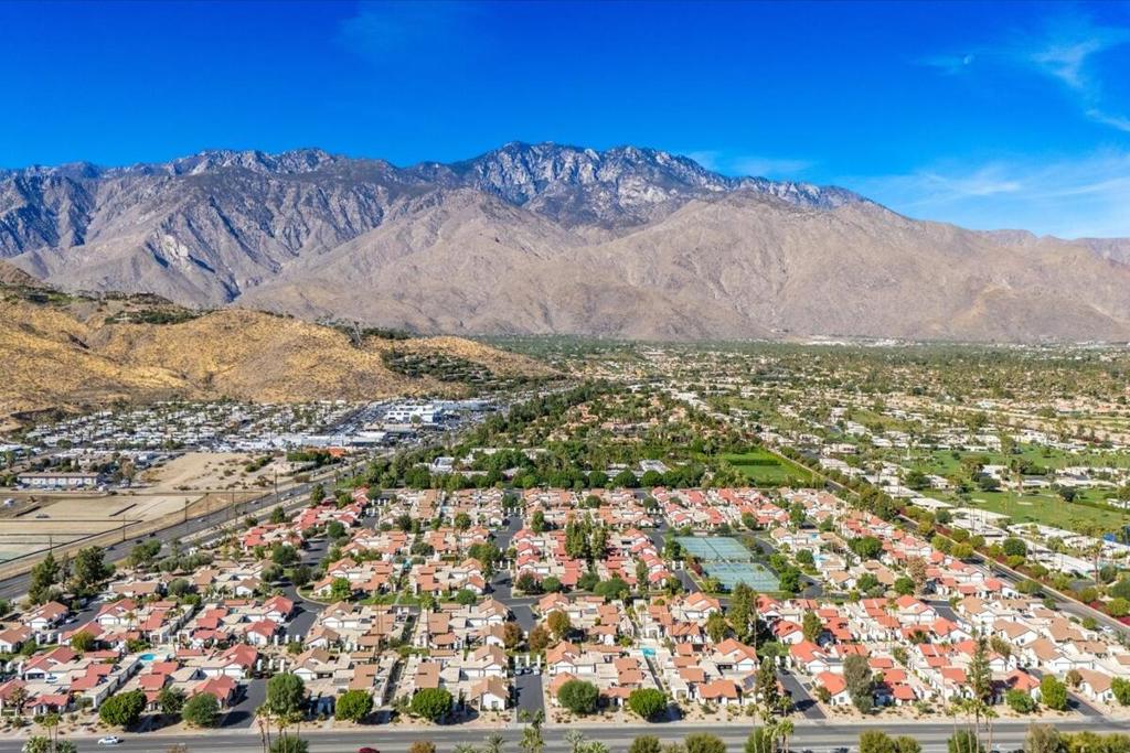 2389 E Miramonte Circle B Property Photo 47