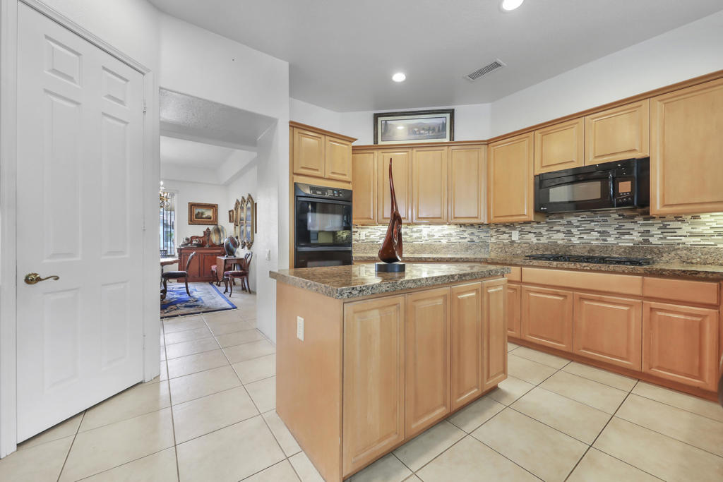 47760 Via Montana Property Photo 16