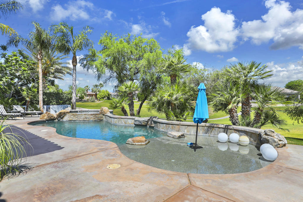 267 Loch Lomond Road Property Photo 3