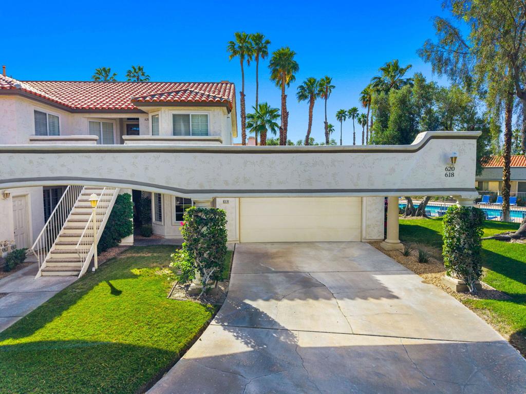618 Vista Lago Circle N Property Photo 2
