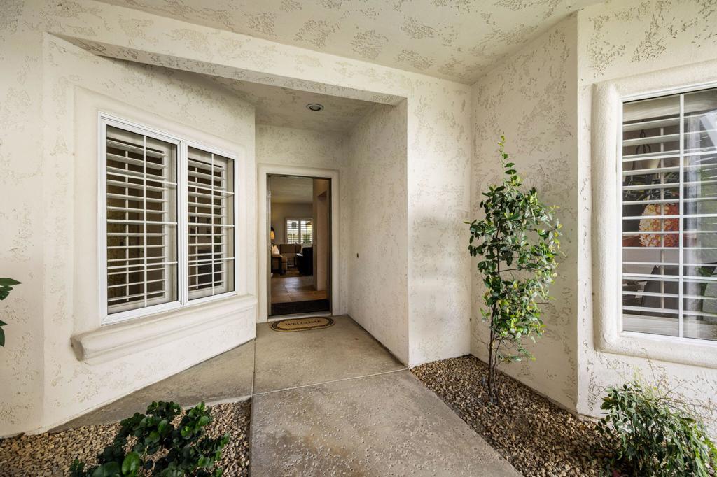 618 Vista Lago Circle N Property Photo 4