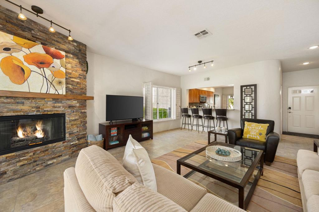 618 Vista Lago Circle N Property Photo 9