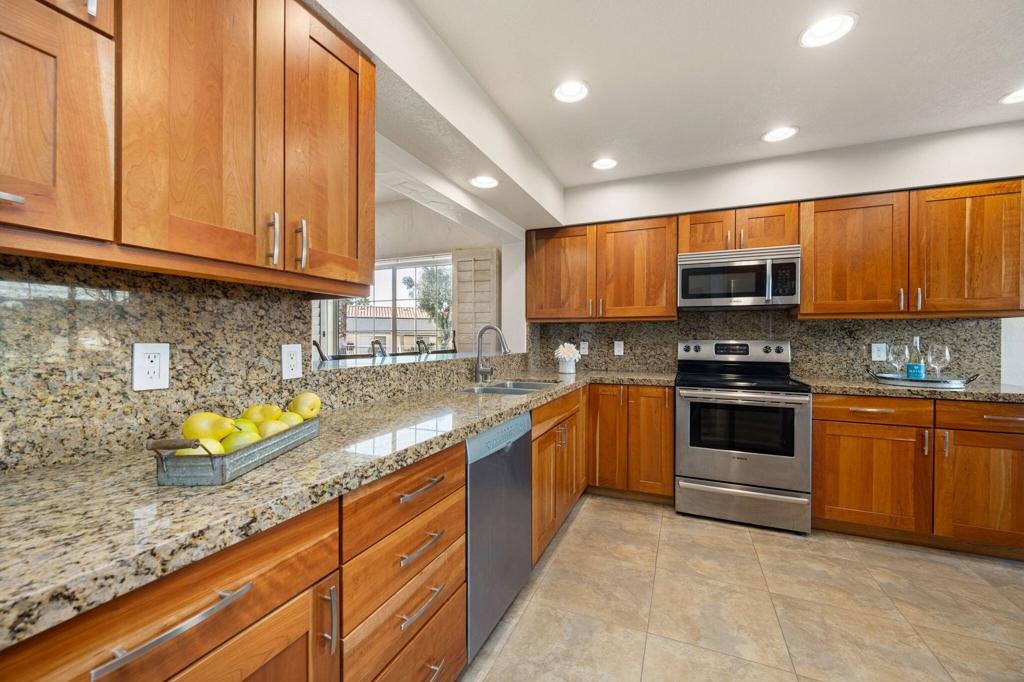 618 Vista Lago Circle N Property Photo 11