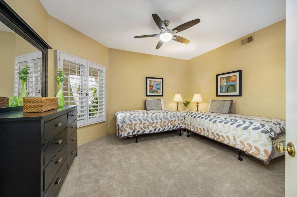 618 Vista Lago Circle N Property Photo 16